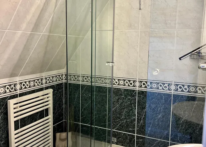 Raantem Hues App 12 *